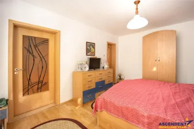 Pe incantare florala, casa cu 5 camere, curte individuala, Central, Brasov - foto 11