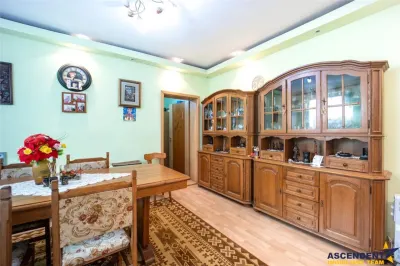 Pe incantare florala, casa cu 5 camere, curte individuala, Central, Brasov - foto 3