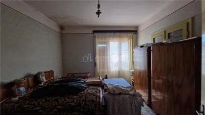 Resita Casa 5 Camere Zona Muncitoresc - foto 13