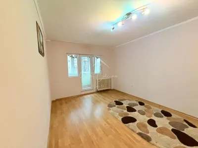 Apartament 4 camere de vânzare â€“ Apărătorii Patriei-5 minute metrou - Bucuresti