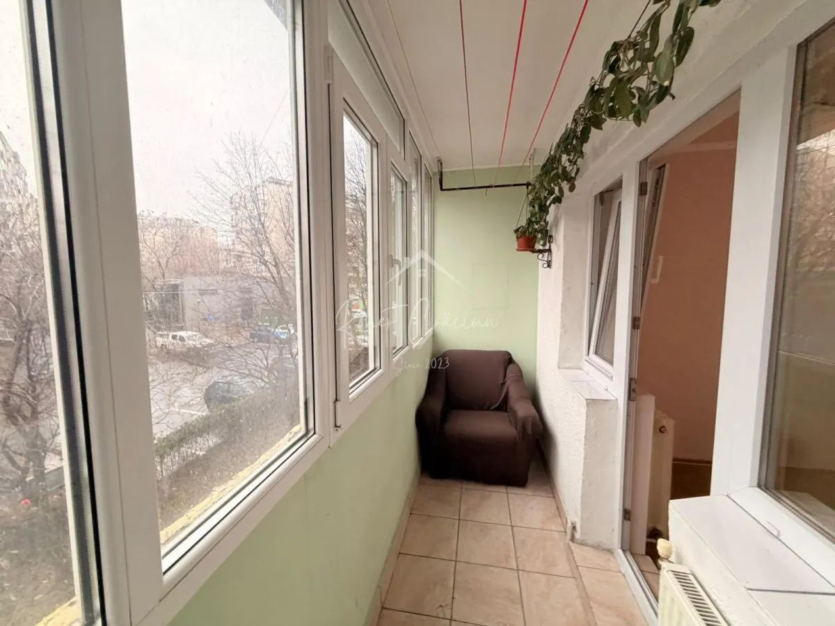 Apartament 4 camere de vânzare â€“ Apărătorii Patriei-5 minute metrou - foto 2