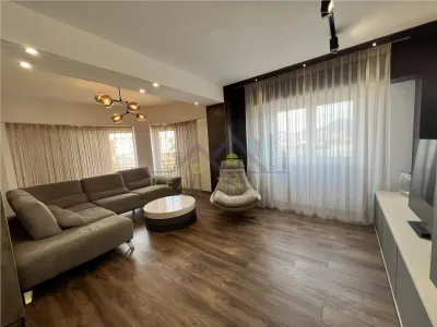 Apartament 4 camere decomandat intrare Racadau - foto 2