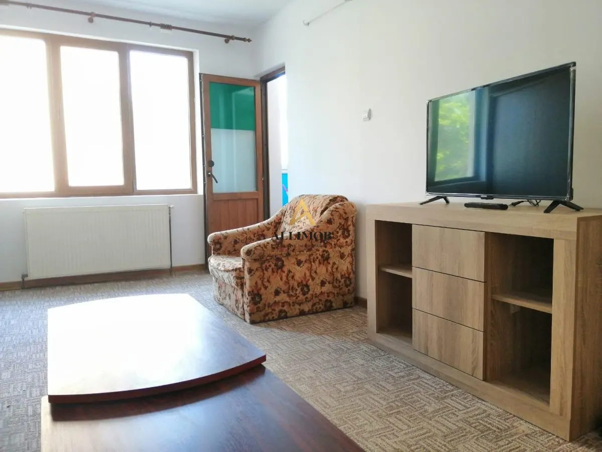 Garsoniera in Targoviste, zona Micro 9 - foto 1