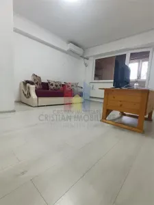 Mobilat si Utilat, 1 camera Etaj 2, zona Vidin - foto 5
