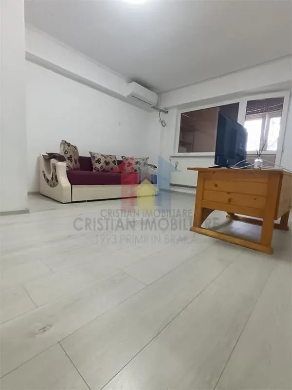 Mobilat si Utilat, 1 camera Etaj 2, zona Vidin - foto 5