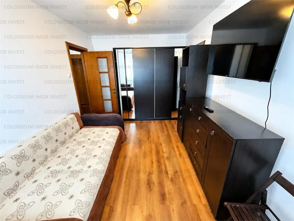 Apartament 3 camere, semidecomandat - zona Florilor - foto 2