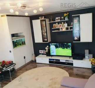 Apartament spatios cu 4 camere si 2 balcoane zona Noua - foto 2