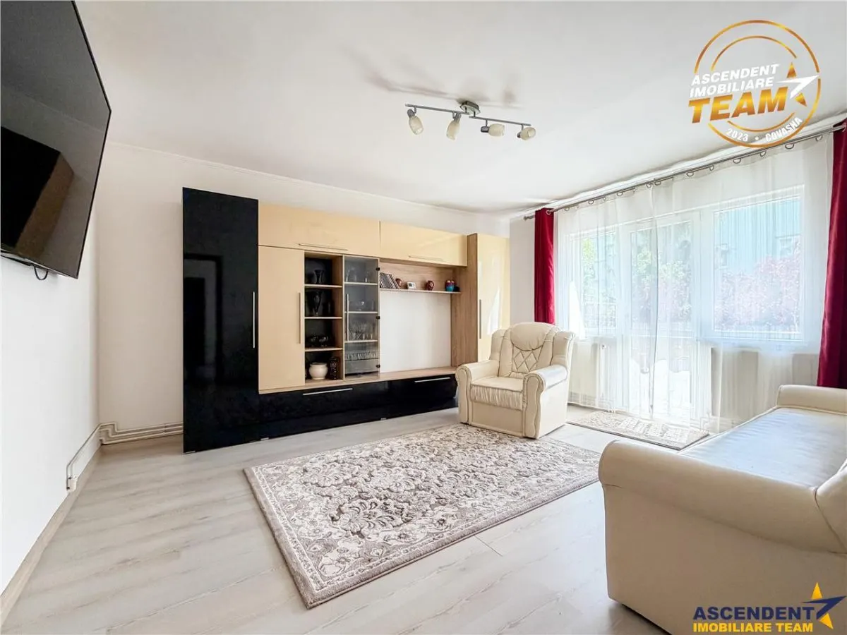 Apartament cu 3 camere, decomandat, etaj2, Central, Sfantu Gheorghe - foto 1