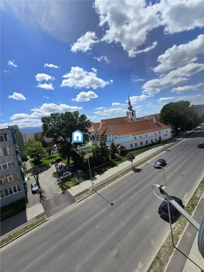 Apartament decomandat cu 3 camere, 2 bai si 3 balcoane  Str. Tabacari, Fagaras - foto 1