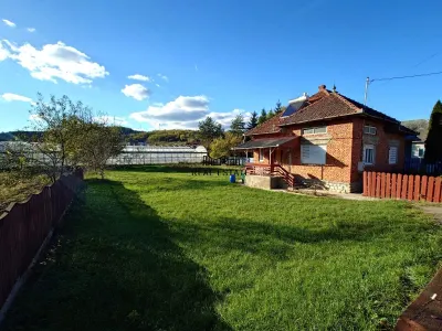 Casa cu teren, aproape de centrul balneo-termal Vata Bai - Vata de Jos