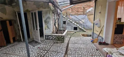 Resita Casa la Pret de Apartament,Parter, Etj 1 si Pod, Zona Muncitoresc - foto 14