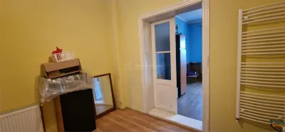 Resita Casa la Pret de Apartament,Parter, Etj 1 si Pod, Zona Muncitoresc - foto 7