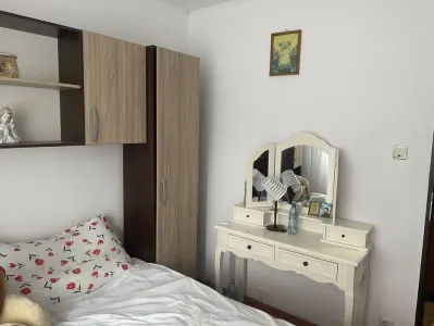 Apartament 3 camere, 70 mp, Zimbru | Etaj 3/4 | Mobilat și utilat | Baie cu geam - foto 2