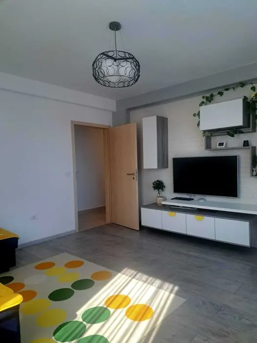 Apartament 3 camere mobilat-utilat, loc de parcare ,Tractorul -Grandis,179000 Euro - foto 1