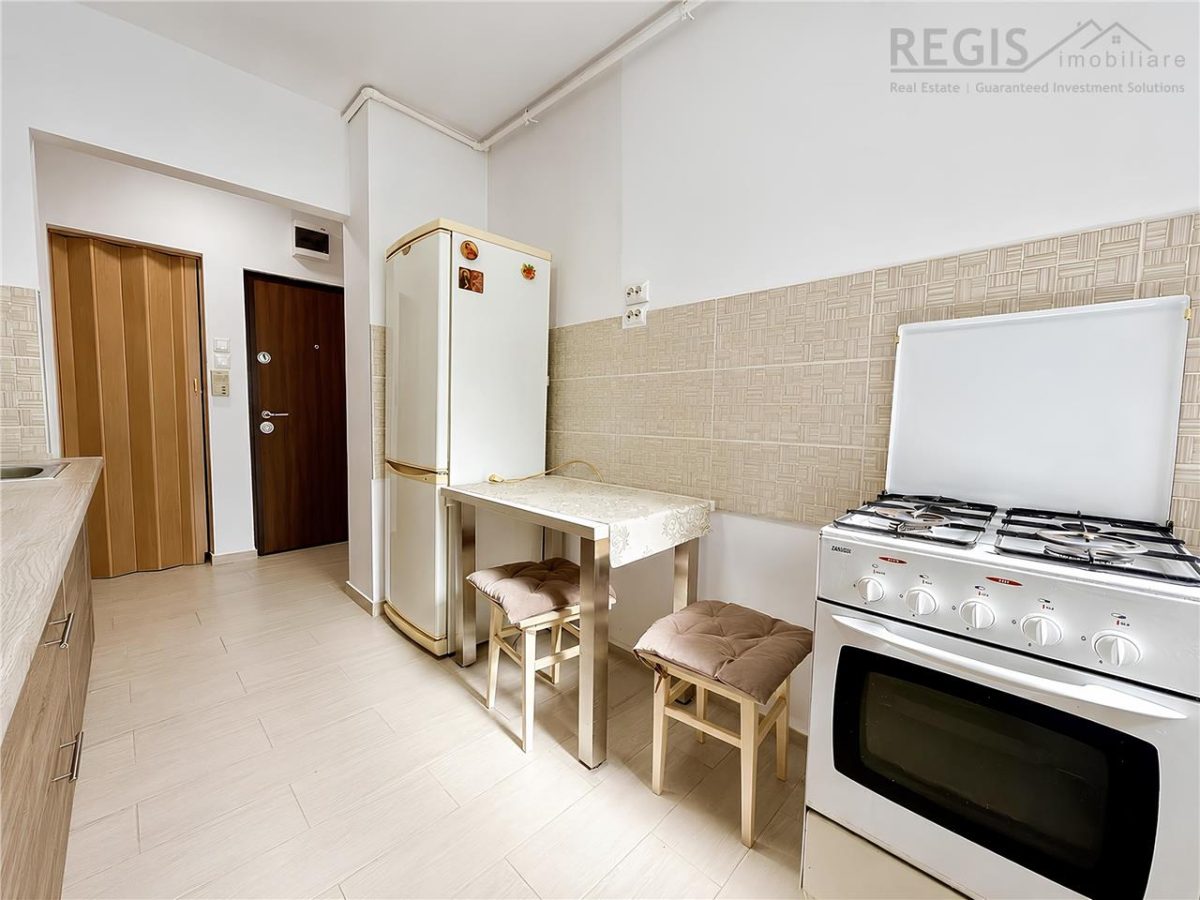 Apartament spatios cu 2 camere si 2 balcoane zona Tractorul - foto 6