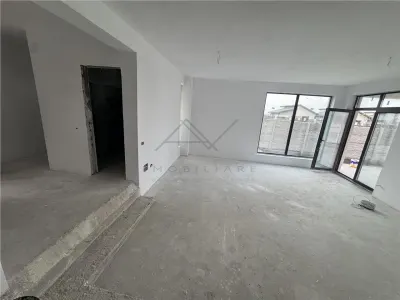 VILA DE VANZARE LA CHEIE TOATE UTILITATILE -CIOROGARLA DARVARI - foto 2