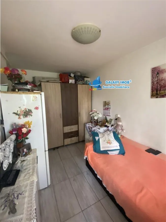 VAND GARSONIERA IACOB ANDREI FERENTARI - foto 8