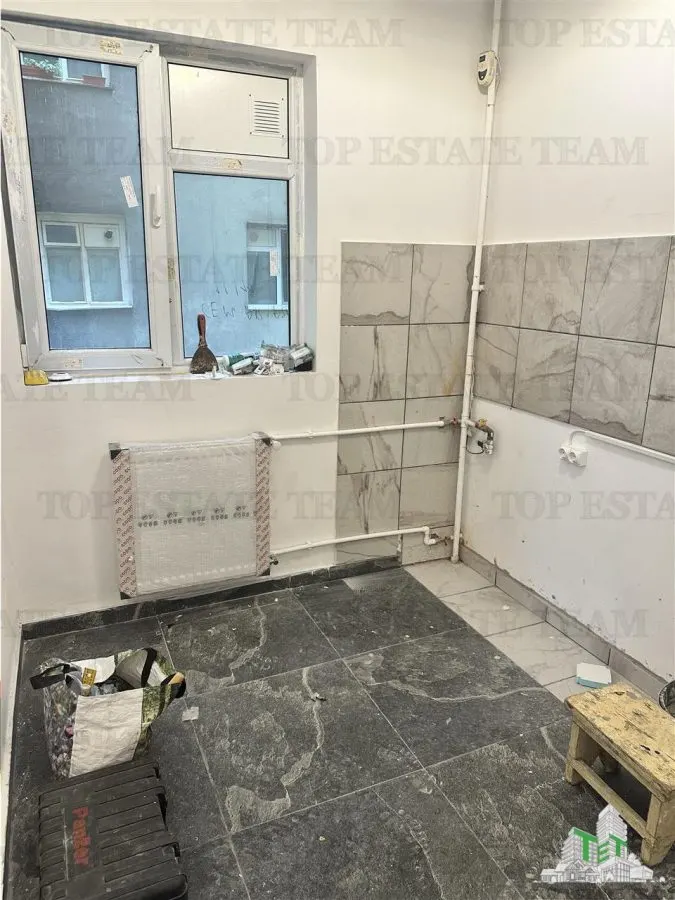 Apartament de 3 camere, decomandat,  renovat complet ,Drumul Taberei, 4 minute de metroul RÃ¢ul Doamnei - foto 9