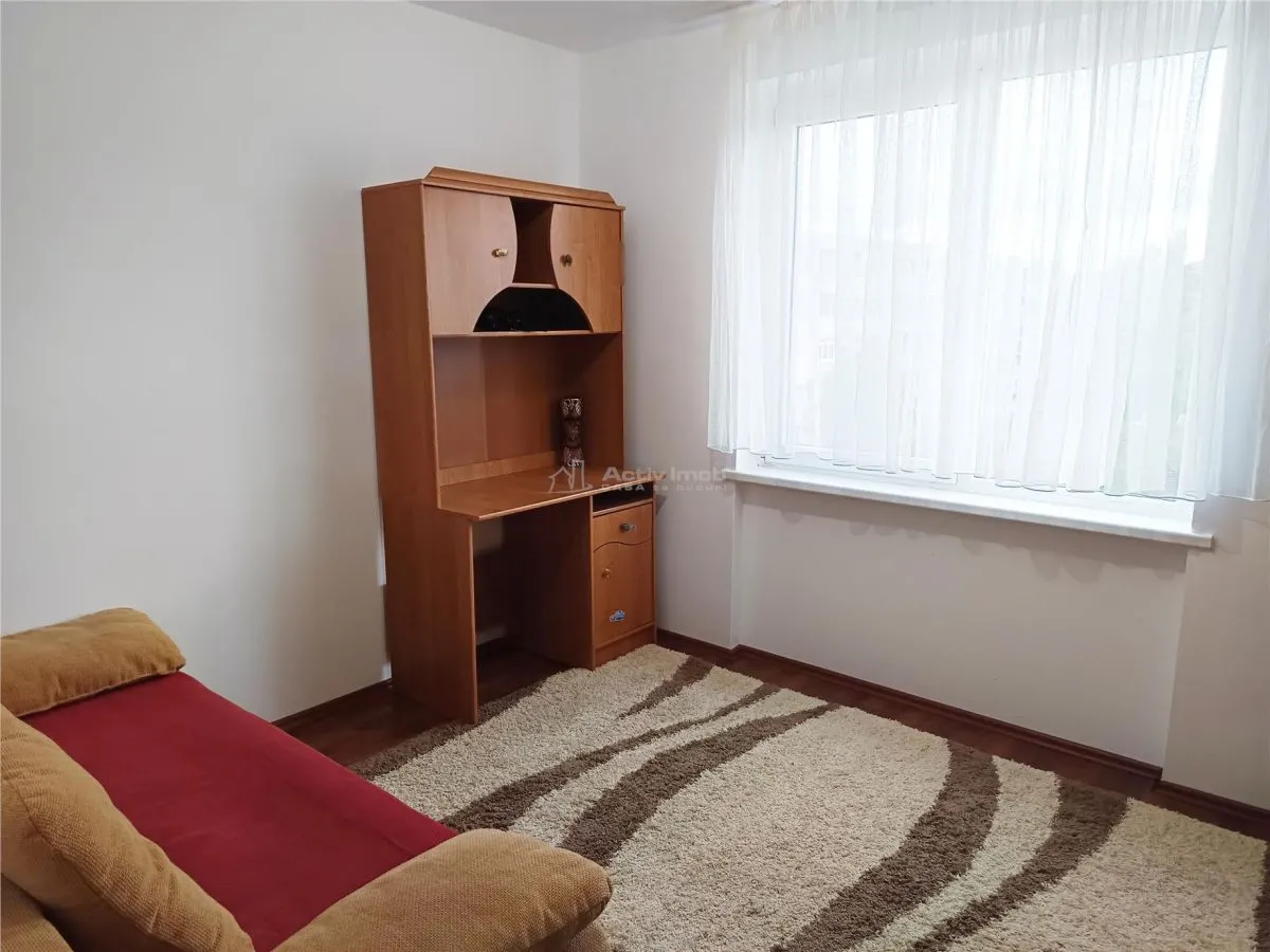 Apartament 3 cam. zona centrala in Moldova Noua - foto 11