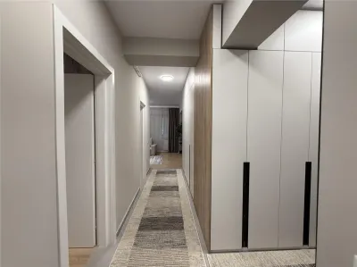 2 CAM , CENTRU PODU ROS PALAS , UNIREA TOWERS, LUX, PRIMA INCHIRIERE - foto 5
