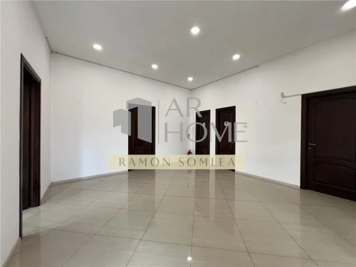 Spatiu comercial 5 camere, loc de parcare, ultracentral, Ploiesti - foto 1