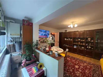 Apartament 3 camere de vanzare Podul de Piatra - foto 6