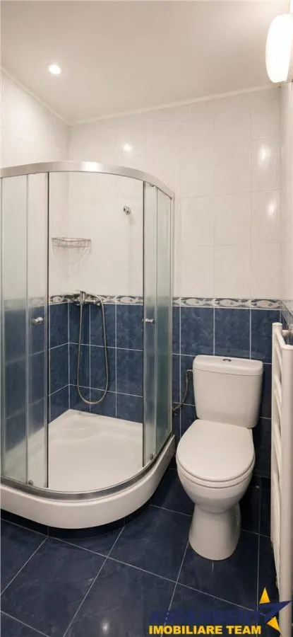 Garsoniera la casa, mobilata, 38mp, cu teren 20mp, Centrul Istoric, Brasov - foto 4