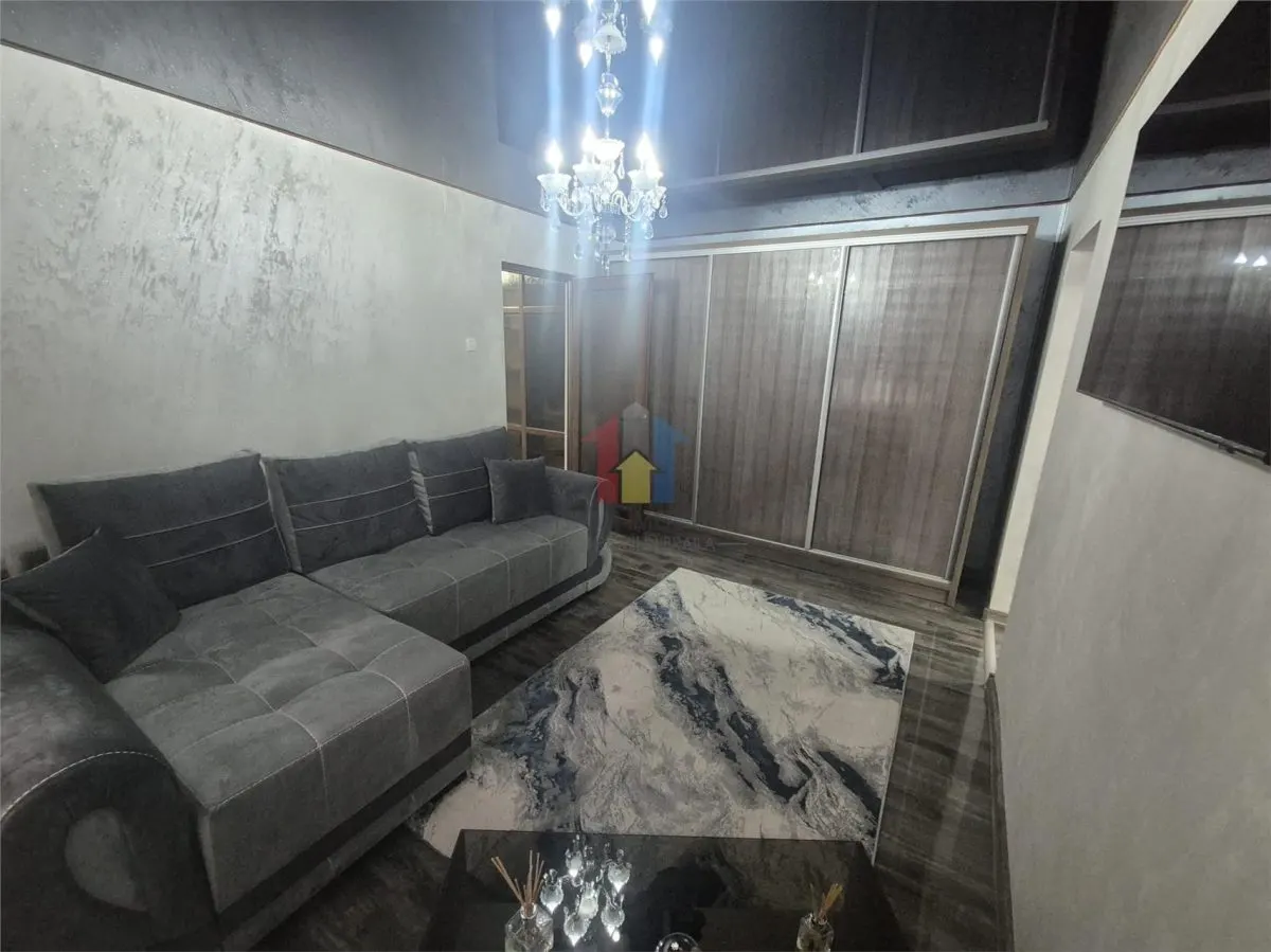 Apartament 3 camere ,renovat recent Hipodrom - Microhala - foto 3