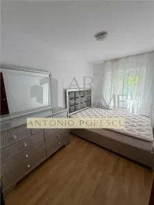 Apartament 3 camere, curte proprie, Ploiesti, zona 9 Mai. - foto 7