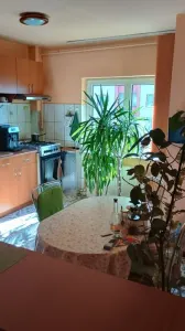 Apartament 3 camere decomandat,2 bai,etaj 5/8  78 mp 2 balcoane, zona Vlahuta-Gemenii - Brasov