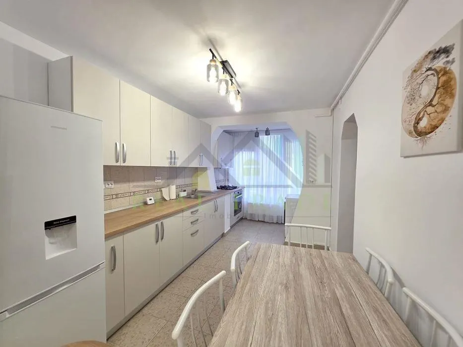 Apartament 3 camere decomandat renovat, mobilat si utilat, Valhuta - foto 5