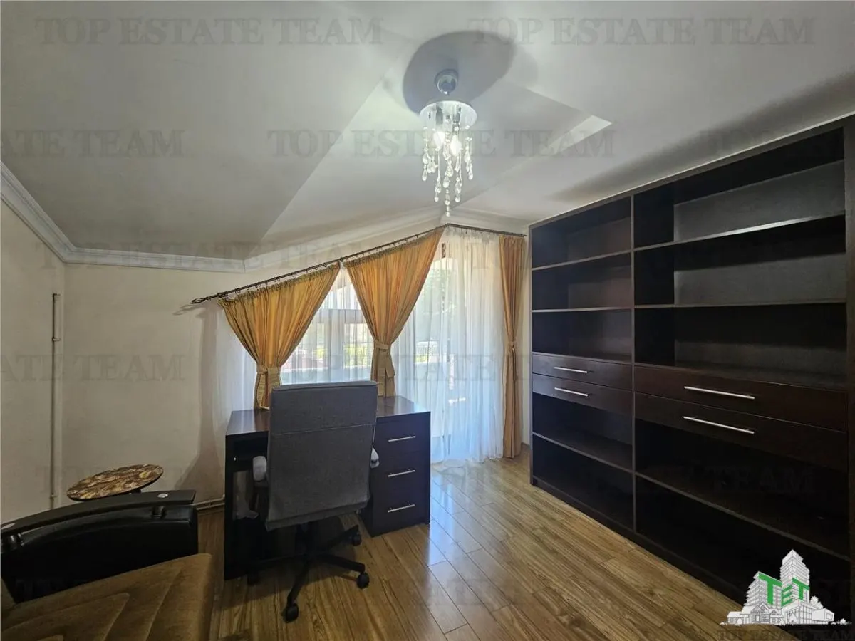 Apartament deosebit, 4 camere, in vila cu intrare separata - o oaza de liniste in inima Constantei - foto 13
