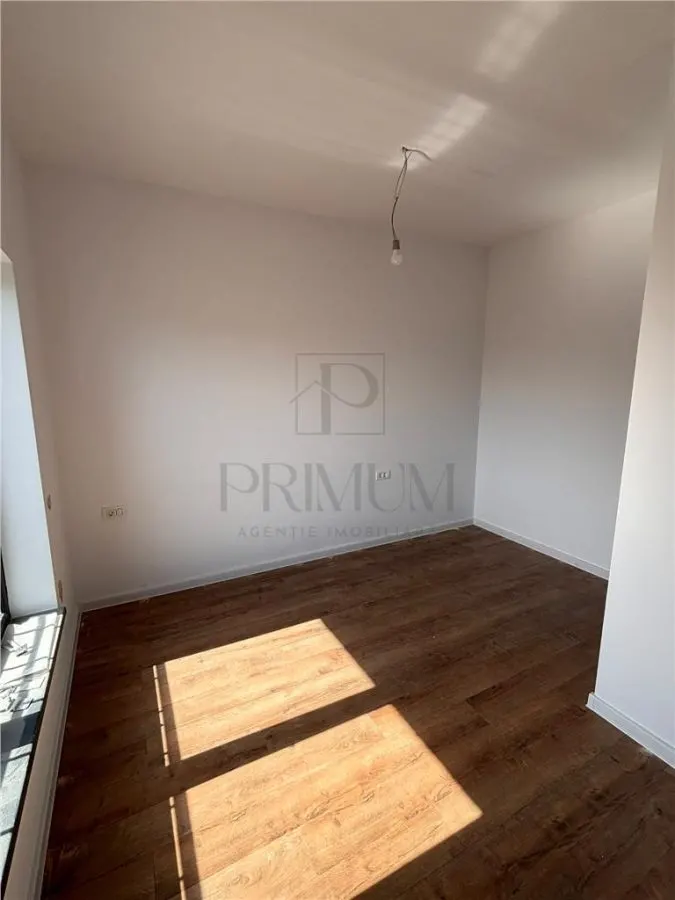 Moșnița Nouă, Duplex spațios, Locație premium - foto 3