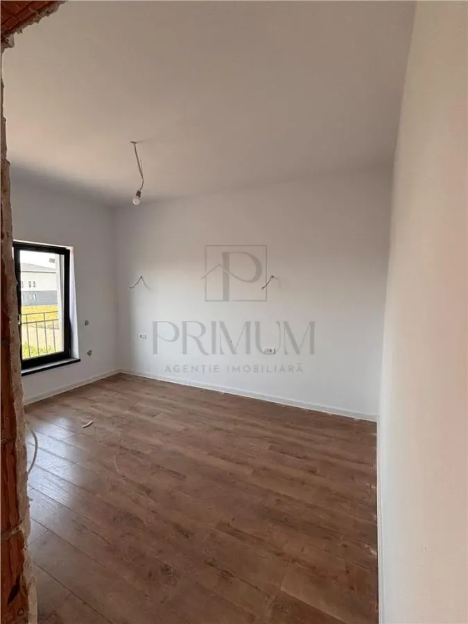 Moșnița Nouă, Duplex spațios, Locație premium - foto 5