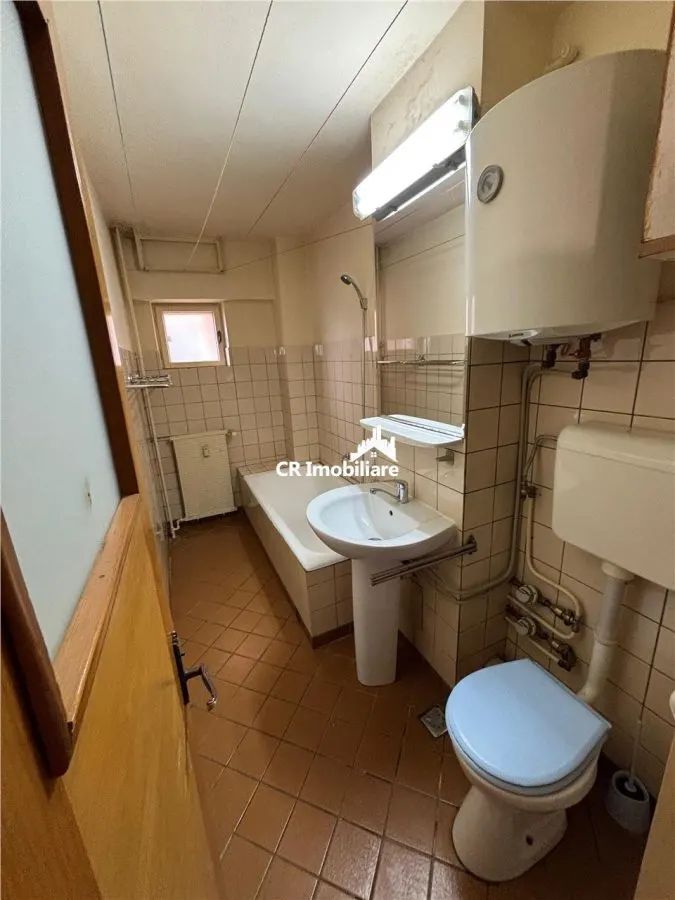 Apartament de vanzare 3 camere Decebal - foto 4