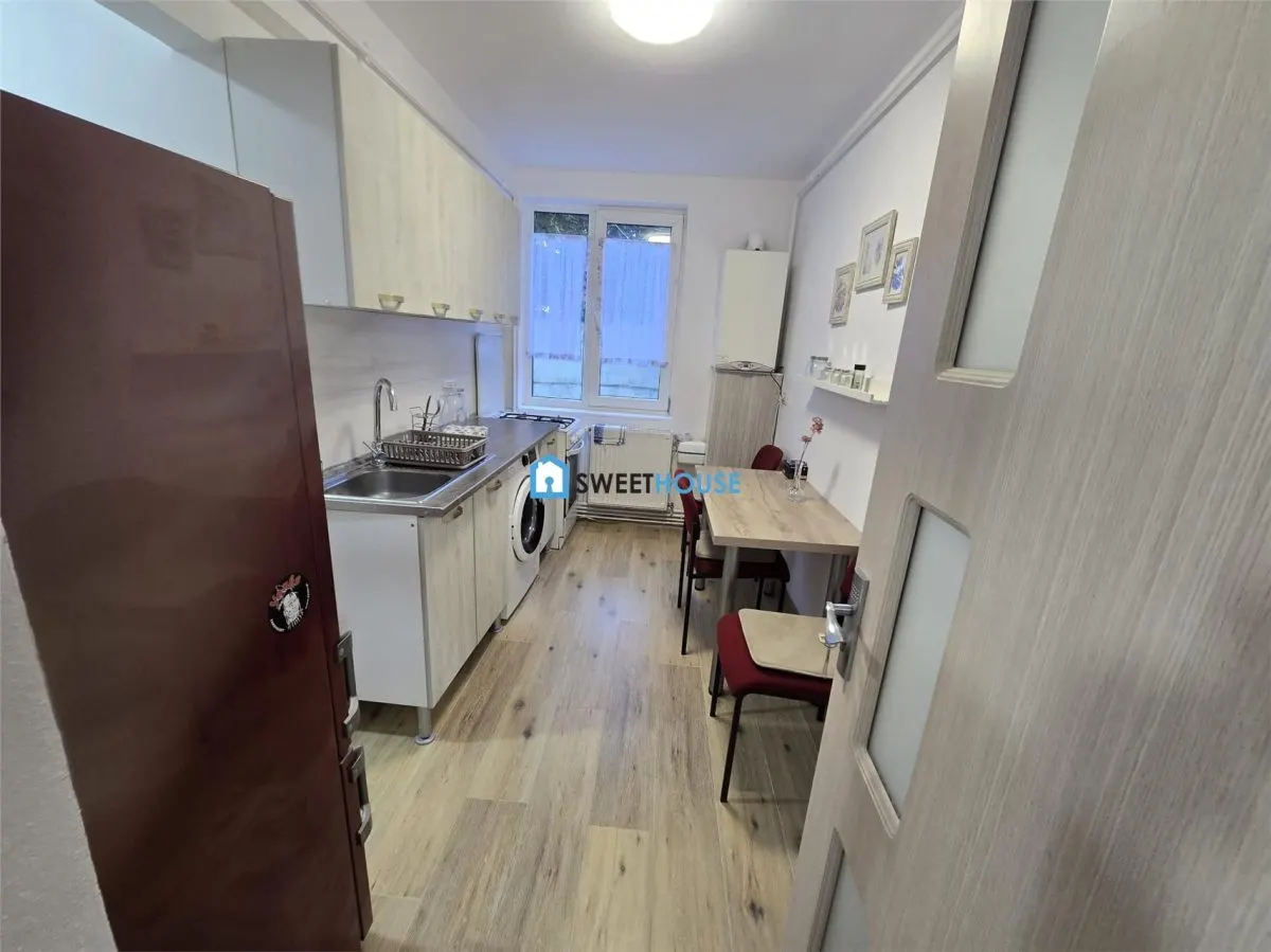 Apartament cu trei camere gradina si garaj Zona Avram Iancu - foto 8