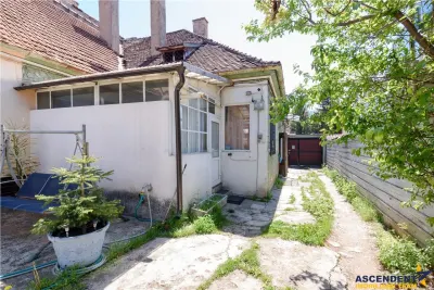 Potential, farmec si o pozitionare excelenta intr-o zona istorica a Brasovului - foto 6