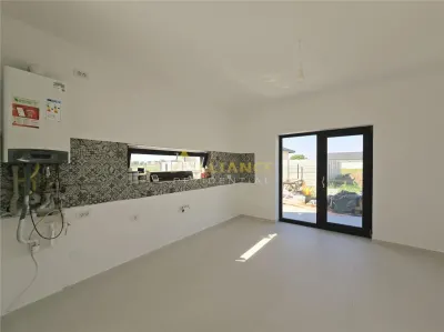 Casa individuala-4 camere-pod-placa de beton-incarcare masina electrica - foto 3