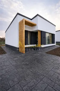 Casa individuala parter ~ 4 camere 2 bai ~ teren 355mp - Berceni