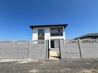 Vila Individuala - 4 camere - 2 bai - beci- 375mp teren - Berceni