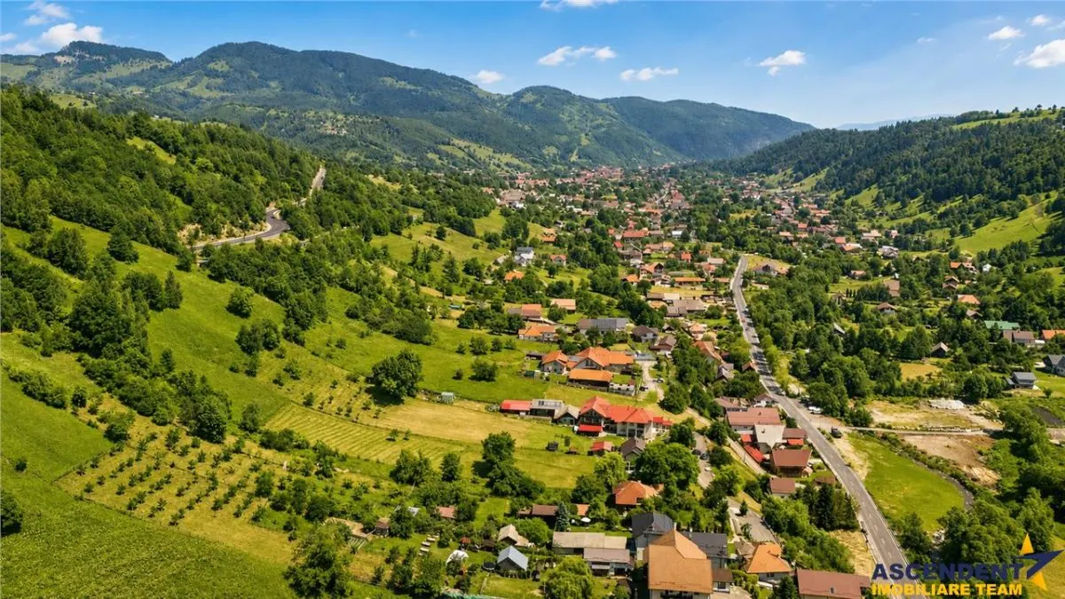 View superb:intravilan,constructie rezidenta/hotel,2.327 mp,Moieciu de Jos, Bran - foto 1