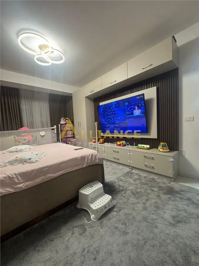 Exclusivitate - 2 CAMERE GATA DE MUTAT + PARCARE CADASTRAT - 143.000â‚¬ - foto 2