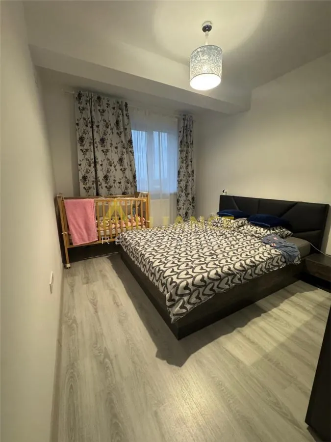 Apartament 3 camere de vânzare - foto 2