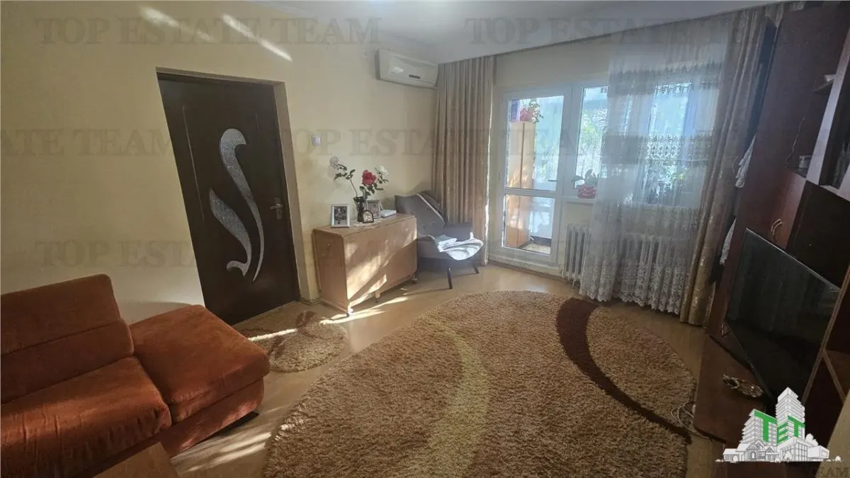 Apartament 4 camere bloc ''80 langa metrou/Piata Crangasi - foto 2