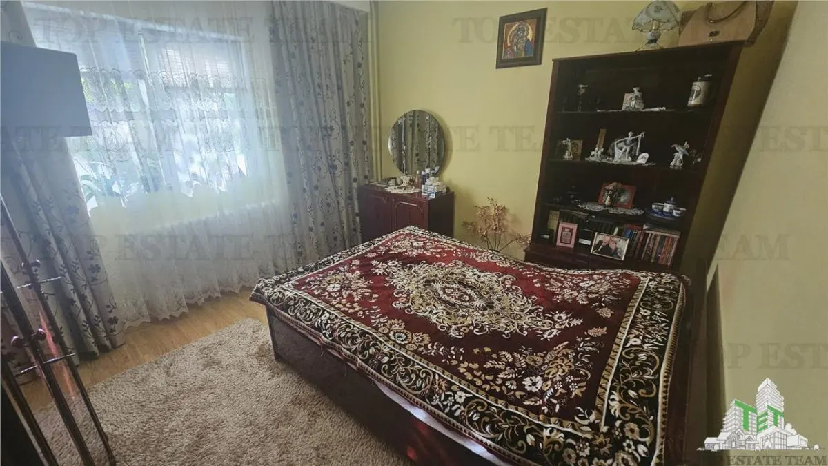 Apartament 4 camere bloc ''80 langa metrou/Piata Crangasi - foto 4