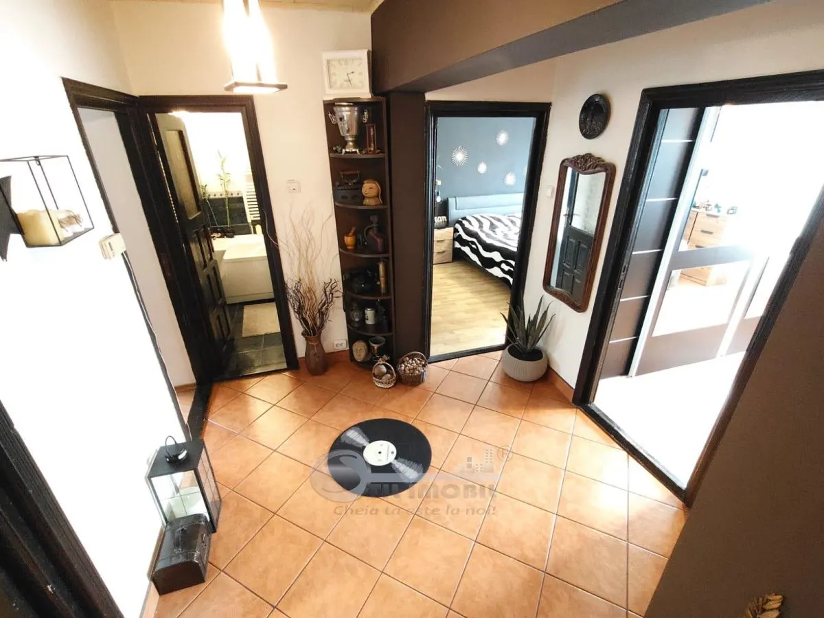 Apartament 4 camere Nicolina Garaj 2 Bai 2 Balcoane Vedere Cetatuia - foto 8