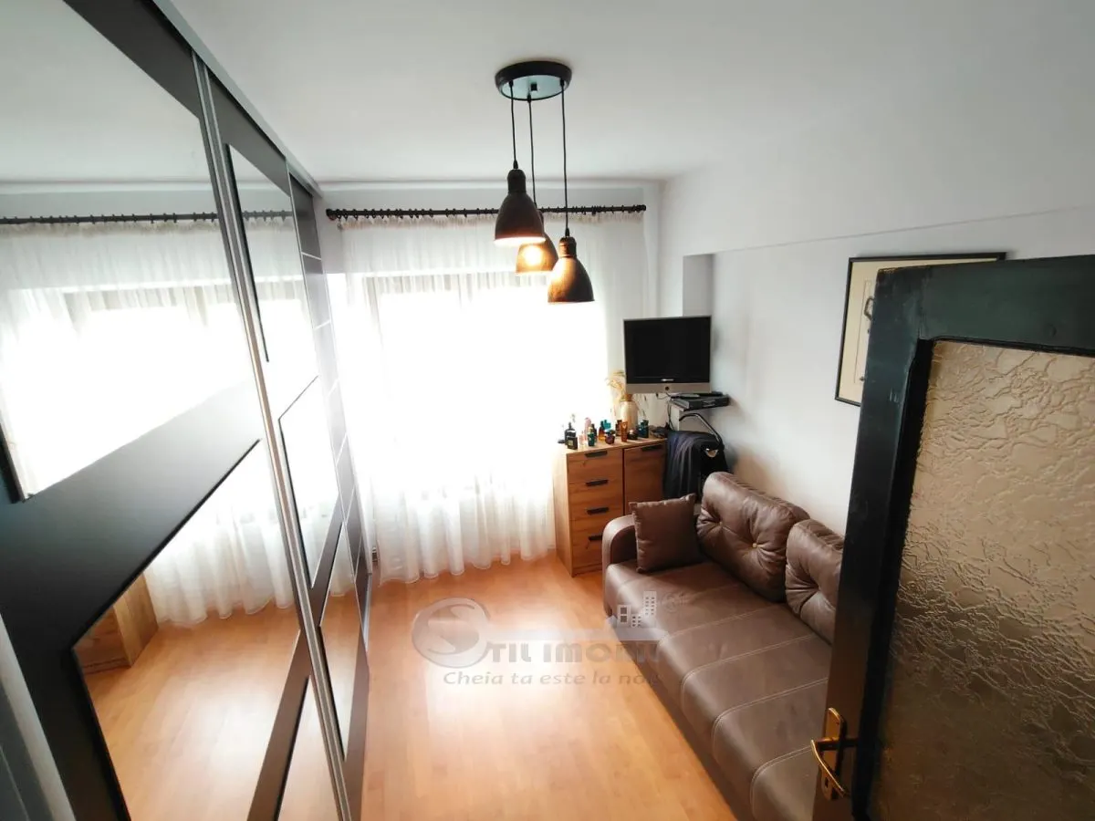 Apartament 4 camere Nicolina Garaj 2 Bai 2 Balcoane Vedere Cetatuia - foto 9