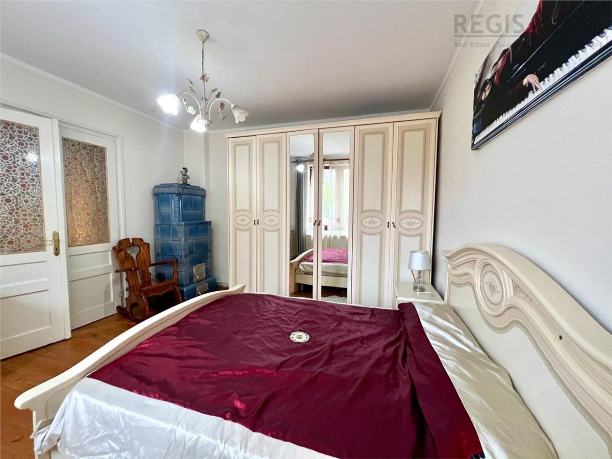 Apartament 2 camere la casa cu curte proprie Schei - foto 9