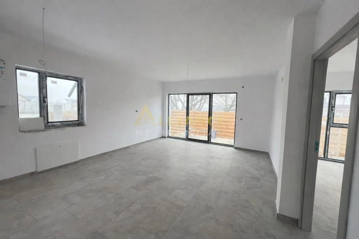 Casa 3 camere- strada asfaltata- 250 mp teren - foto 4