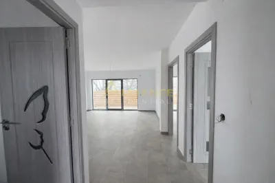 Casa 3 camere- strada asfaltata- 250 mp teren - foto 5